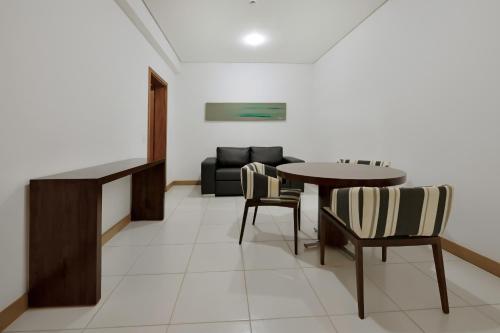 Executive Suite image 3