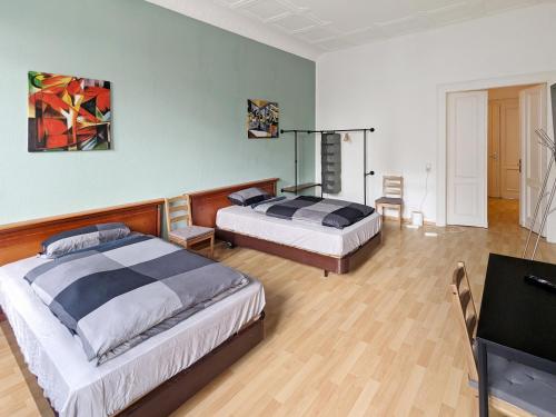 Leipzig Zentrum, Schnelles WLAN, TVs in allen 5 Zimmern, Self-Check-in, 5 Riesige Zimmer für große Gruppen, Aufzug, Leipzig (foto 10)