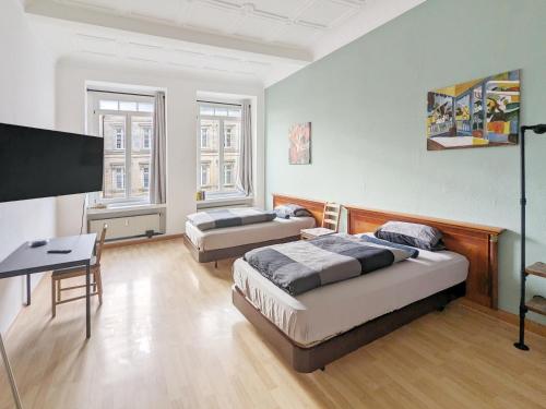 Leipzig Zentrum, Schnelles WLAN, TVs in allen 5 Zimmern, Self-Check-in, 5 Riesige Zimmer für große Gruppen, Aufzug, Leipzig (foto 9)