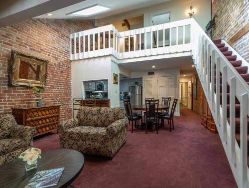 Quarter House – New Orleans, LA