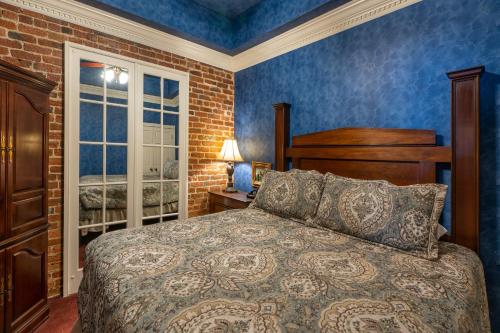 Quarter House – New Orleans, LA