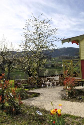 Roulotte "La Fée Favie" aménagée pour 2 personnes