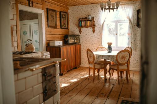 Kitchen, Siedlisko Niezapominajka - domek z basenem i balia in Ostrow Mazowiecka