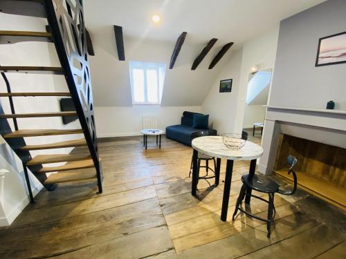 Shared lounge/TV area, Chez GABRIEL in Rodez