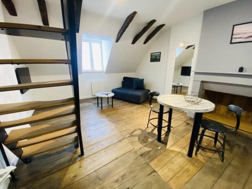Shared lounge/TV area, Chez GABRIEL in Rodez