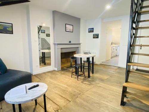 Shared lounge/TV area, Chez GABRIEL in Rodez