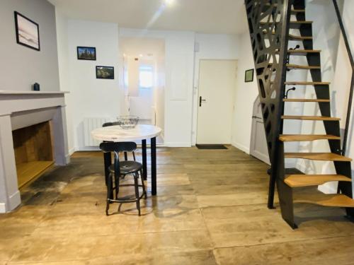 Shared lounge/TV area, Chez GABRIEL in Rodez