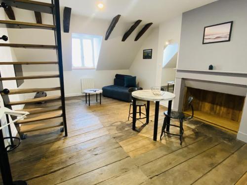 Shared lounge/TV area, Chez GABRIEL in Rodez