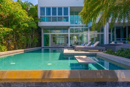 Discover paradise Your Exclusive Miami Beach Waterfront Escape in Miami, USA