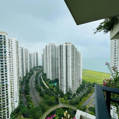 Seaview 2B1R cozy condo forest city