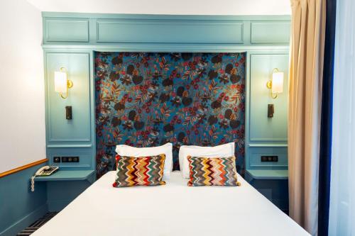 Deluxe Double or Twin Room image 3