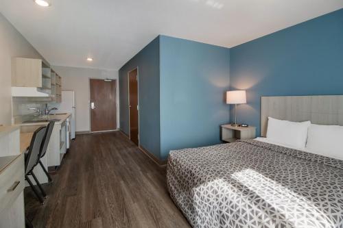 WoodSpring Suites Fort Myers - Cape Coral