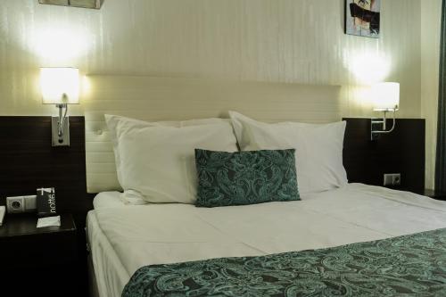Notte Hotel - image 12