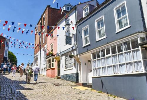 The perfect New Forest / coastal base. Sleeps 9. gîte à louer Lymington Town Railway Station