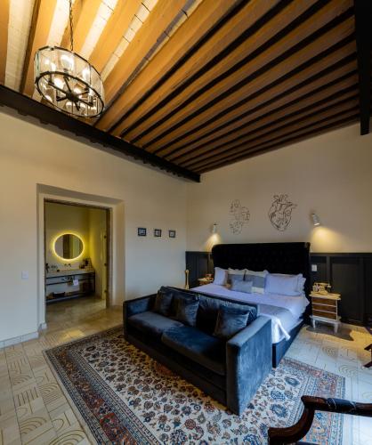 Deluxe Double Room with Extra Bed image 8