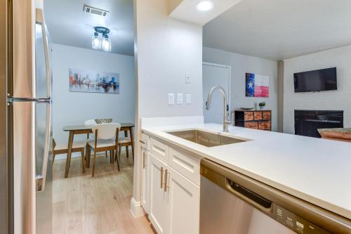 Grand Prairie Apartment Close to Stadiums! in Grand Prairie, USA