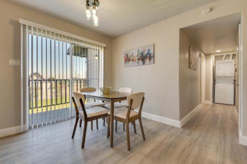 Convenient Grand Prairie Apartment with Balcony in Grand Prairie, USA