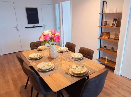 Appartement neuf - 3 chambres - 6 personnes - 73m² vue sur la ville in La Grace De Dieu