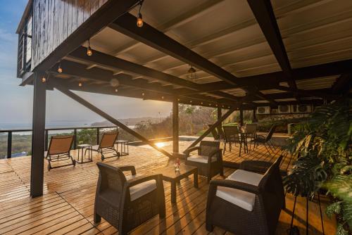 Casa Pelícano - Tropical house w' private pool and ocean views (Casa Pelicano - Tropical house w' private pool and ocean views) in Las Escobas del Venado