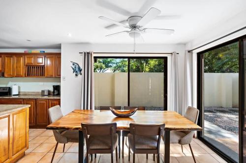 Inviting Home with Colorful Decor and Private Backyard Oasis with a Swimming Pool & Shaded Terrace in พอเทรโร่