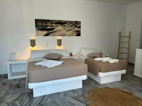 Magginas Studios, Paroikia (foto 8)