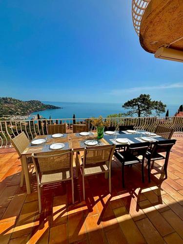 Villa Provencale vue mer & piscine privee in Le Trayas Superieur