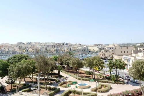 Penthouse with Picturesque Garden and Bayviews, Marsaskala (foto 6)