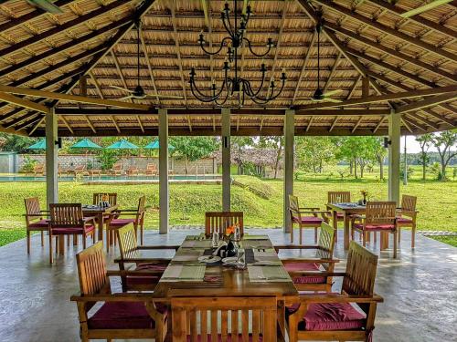 Gal Oya Lake Club in Ampara