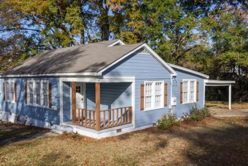 Backyard Beauty Bungalow in Jackson