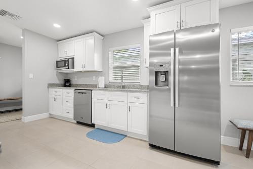 3/2 Close to Beach Pet Friendly in Fort Pierce, USA