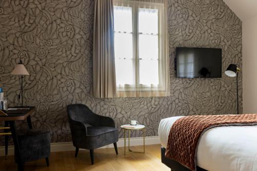 Superior Double Room image 10