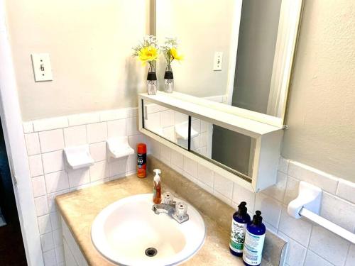 Travel workers-2br1ba -3 beds-welcome Oval & xAI Travel workers-2br1ba -3 beds-welcome Oval & xAI