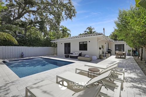 Designer Home w Pool & Firepit - 7 min to Brickell