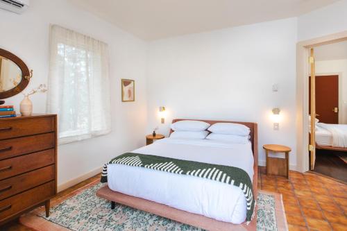547405977 Eastwind Hotel Lake Placid