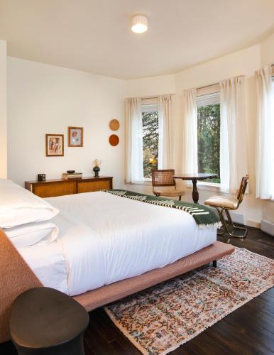 547406654 Eastwind Hotel Lake Placid