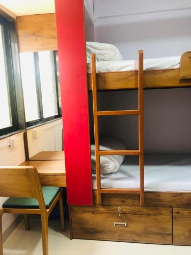 Everest Stays Rooms and Dormitory