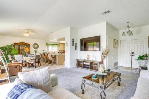 Inviting Palm Springs Home 3 Mi to Downtown! in Palm Springs, USA