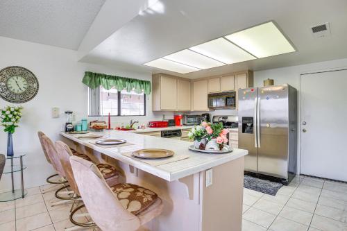 Inviting Palm Springs Home 3 Mi to Downtown! in Palm Springs, USA