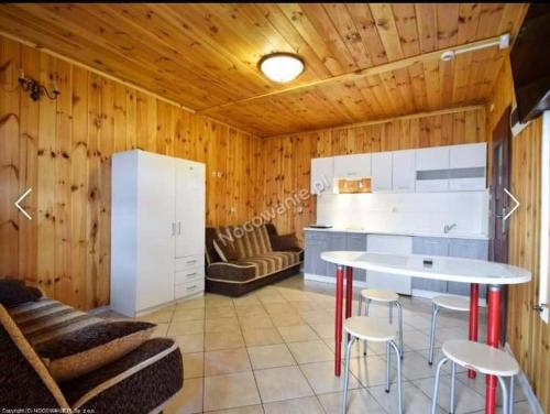 2 double beds