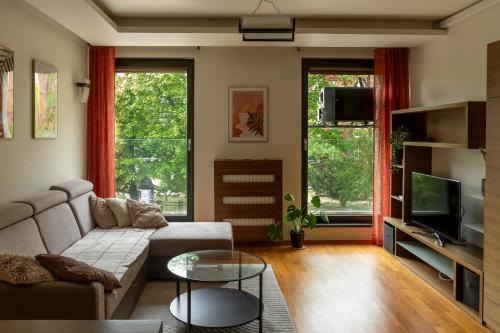 Kraków Główny Apartment - Parking, Workspace - by Rentujemy, Cracovie