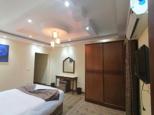 Meret Palace, Giza
