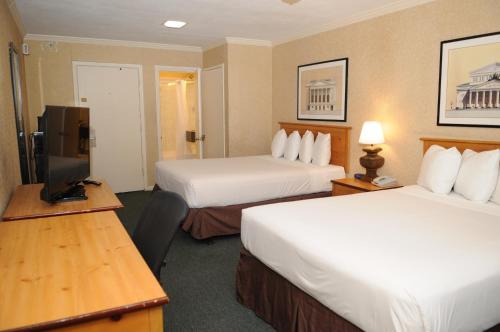 Civic Center Motor Inn - image 5