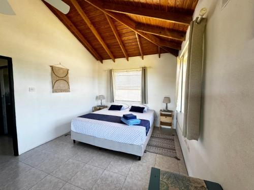 Lailamar Villa, Ocean view & Pool - Entire Villa