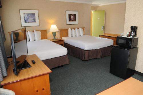 Civic Center Motor Inn - image 7