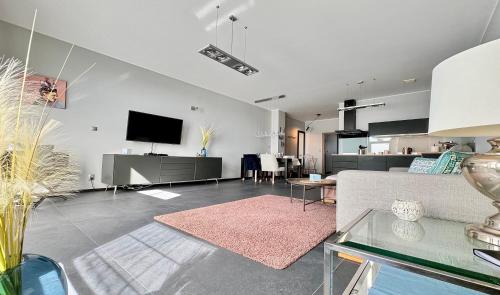 One-Bedroom Apartment with Bay View image 10