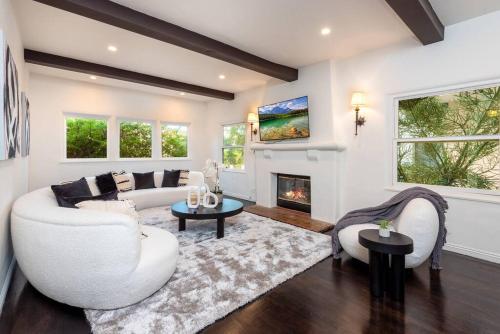 Experience Luxury in a Spanish-Moroccan Escape in Los Angeles, USA
