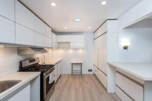 Luxurious Bel Air Home w/ Jacuzzi! 2BD 2BA - Tap to explore photos