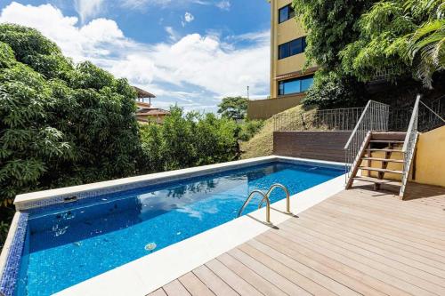 Newly remodeled unit in Flamingo with sweeping ocean views from big terrace