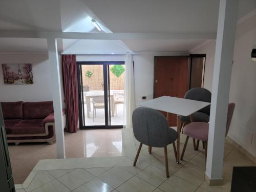 Gledis Apartment Tirana - Panoramic City Terrace, Tirana (photo 8)