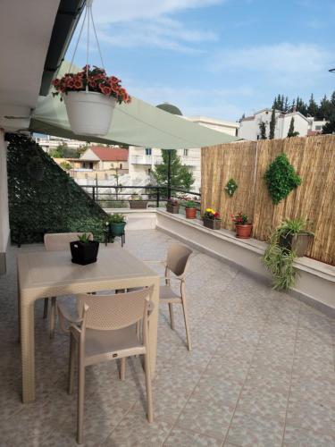 Gledis Apartment Tirana - Panoramic City Terrace, Tirana (photo 2)